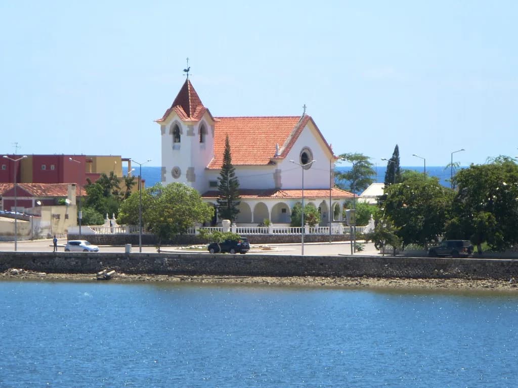 Lobito — Benguela Railway terminus, colonial architecture