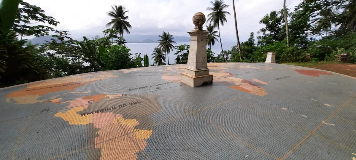 Rolas Island equator monument — equator monument